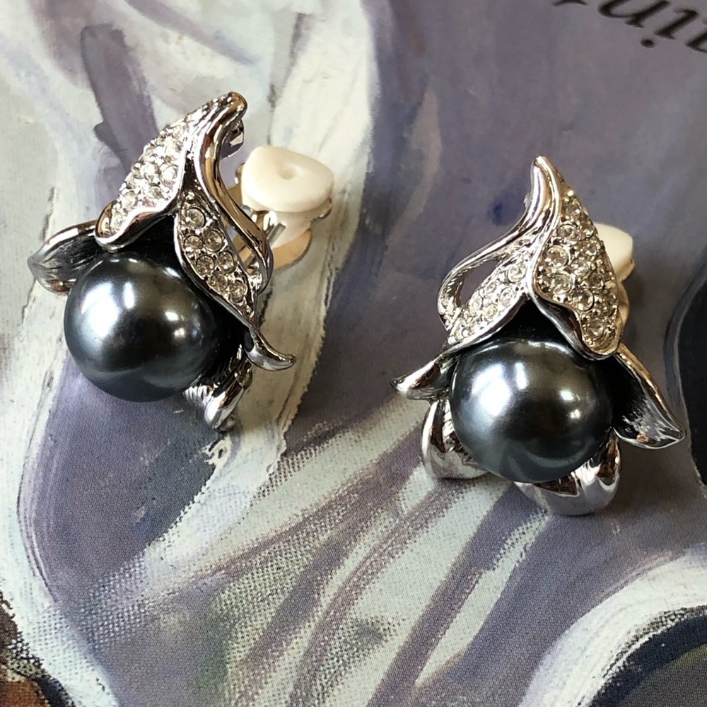 Vintage Faux Gray Pearl Rhinestone Clip Earrings